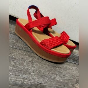 Rothy's The Lightweight Platform Wedge Sandals Red Hot Woven Size 9